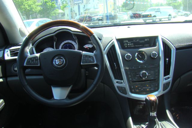 Cadillac SRX 2010 photo 10