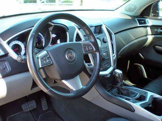 Cadillac SRX 2010 photo 2