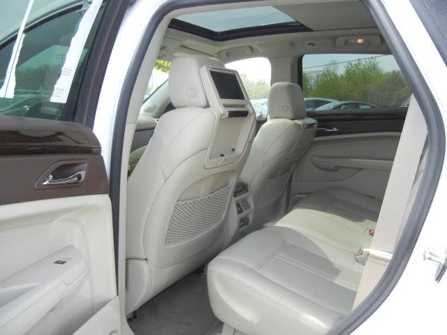 Cadillac SRX 2010 photo 14