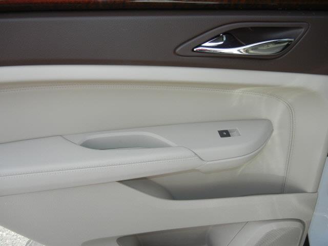 Cadillac SRX 2010 photo 5