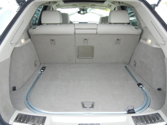 Cadillac SRX 2010 photo 8