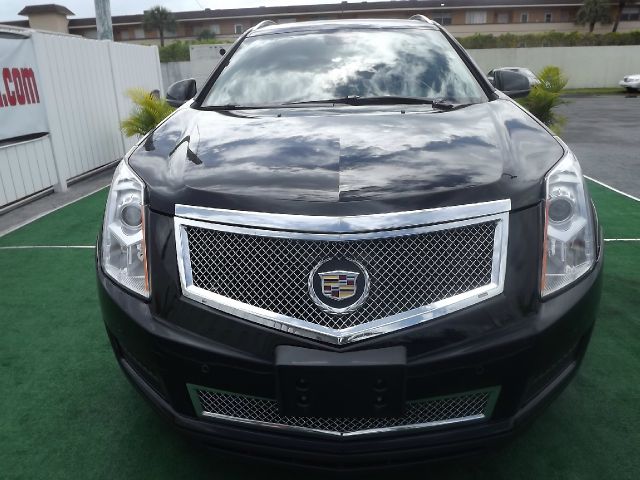 Cadillac SRX 2010 photo 2