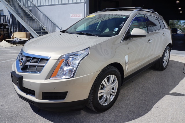 Cadillac SRX 2011 photo 2