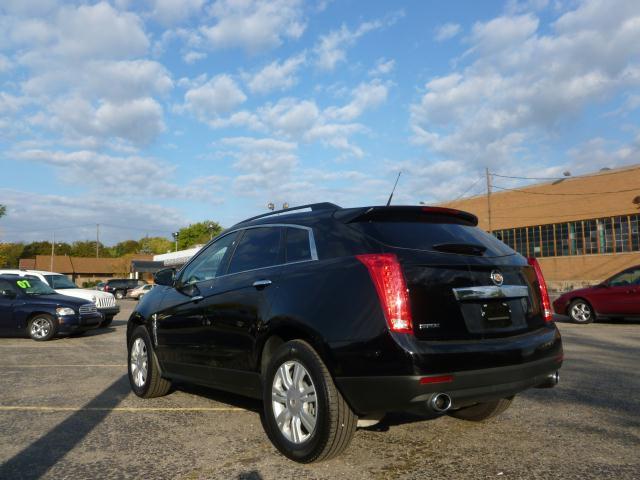 Cadillac SRX Base SUV