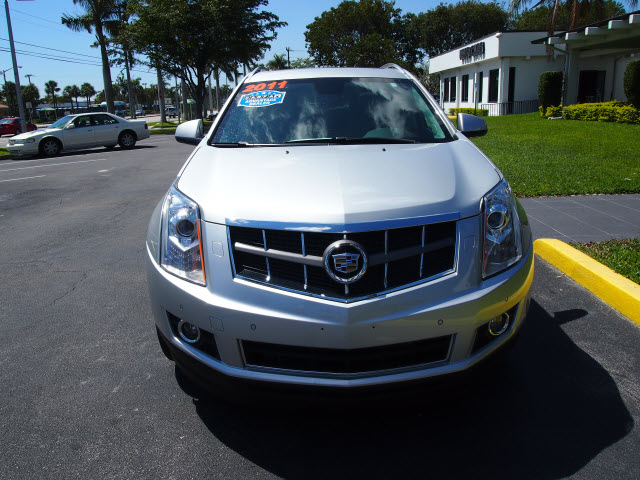 Cadillac SRX 2011 photo 1