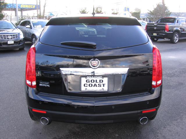 Cadillac SRX 2011 photo 1