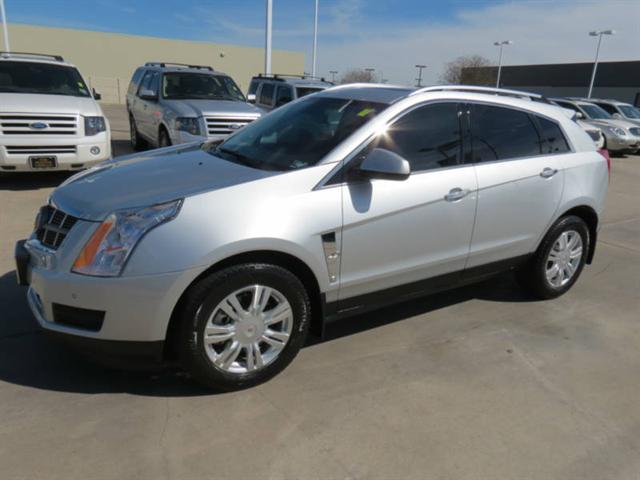 Cadillac SRX 2011 photo 2