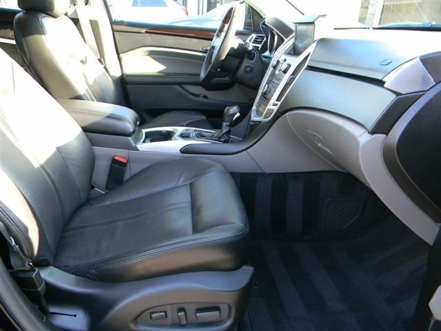 Cadillac SRX 2011 photo 3