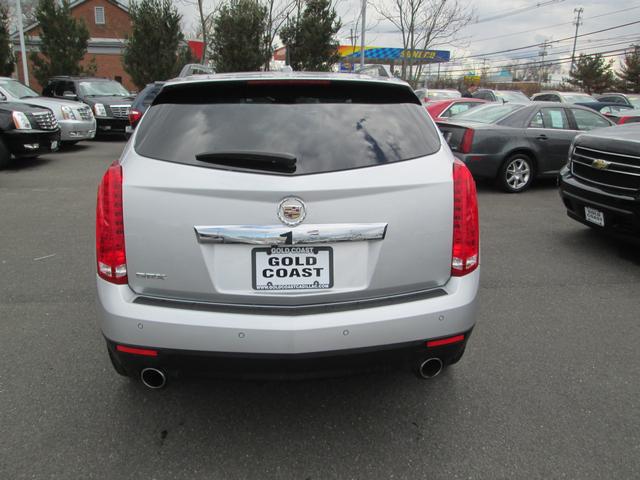 Cadillac SRX 2011 photo 2