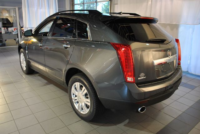 Cadillac SRX Base SUV