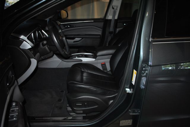 Cadillac SRX 2011 photo 1