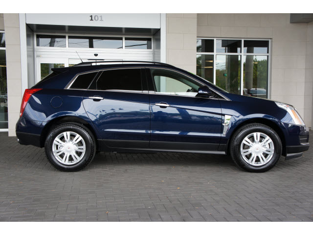 Cadillac SRX 2011 photo 2