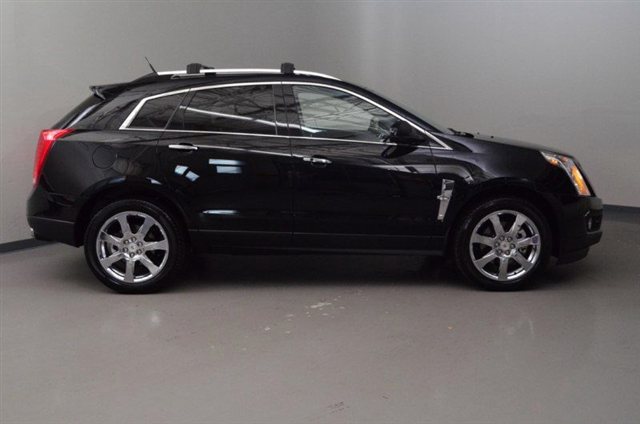 Cadillac SRX 2011 photo 2