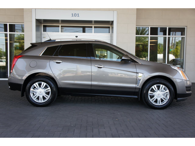 Cadillac SRX 2011 photo 2