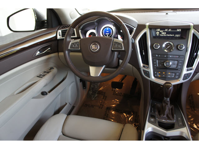 Cadillac SRX 2011 photo 5