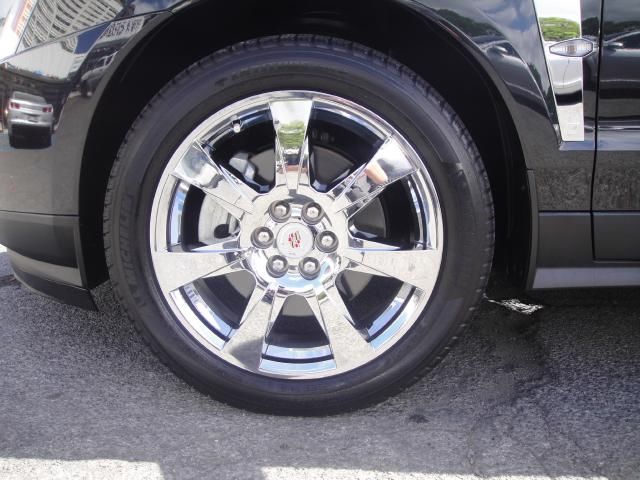 Cadillac SRX 2011 photo 1