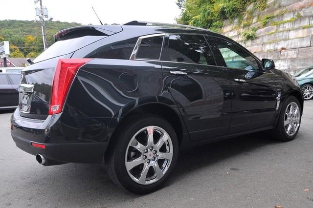 Cadillac SRX 2011 photo 2