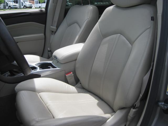 Cadillac SRX Reg Cab Walk In Utility SUV