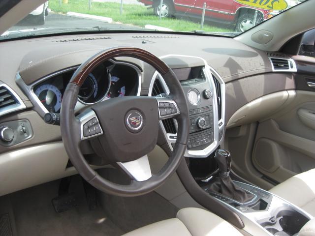 Cadillac SRX 2011 photo 11