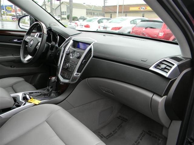 Cadillac SRX 2011 photo 3