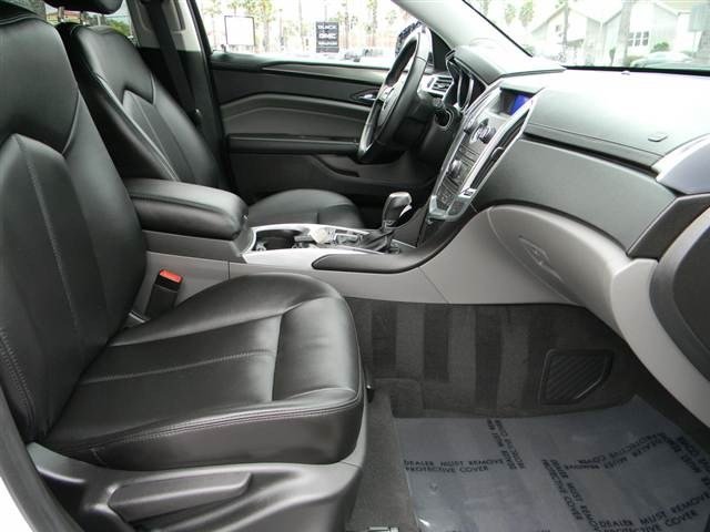 Cadillac SRX 2011 photo 1