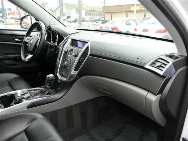 Cadillac SRX 2011 photo 3