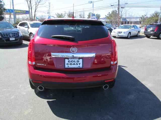 Cadillac SRX 2011 photo 1