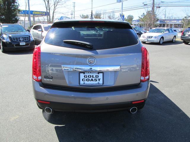 Cadillac SRX 2011 photo 1