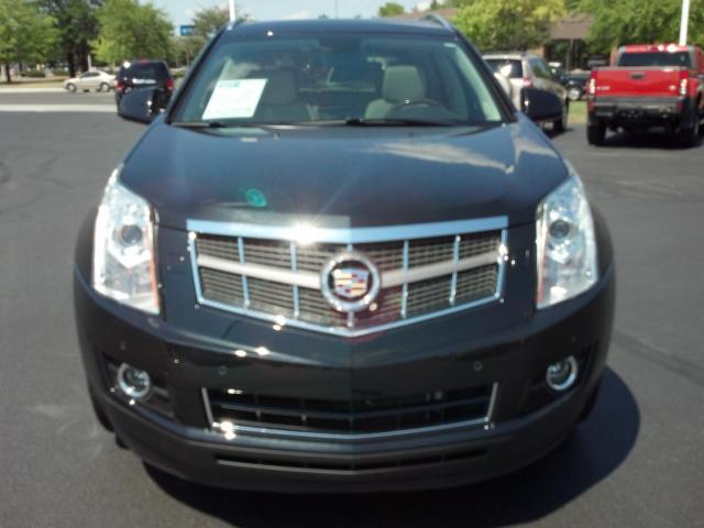 Cadillac SRX 2011 photo 2