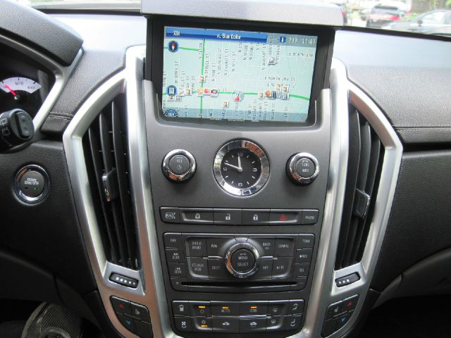 Cadillac SRX 2011 photo 1