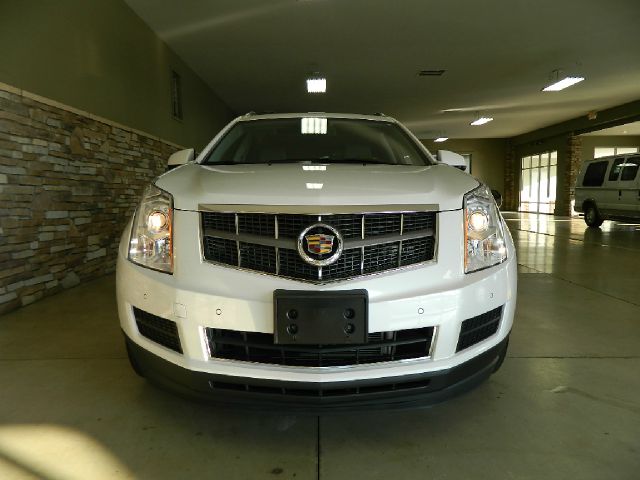 Cadillac SRX 2011 photo 2