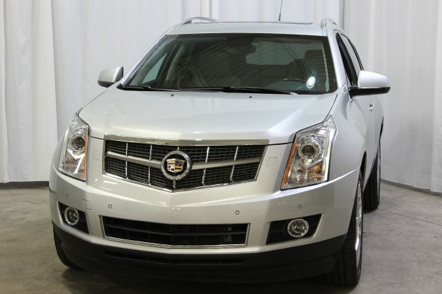 Cadillac SRX 2011 photo 2