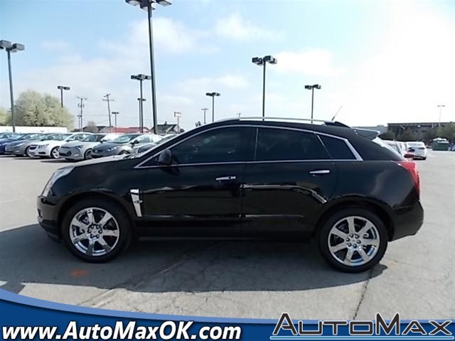 Cadillac SRX 2011 photo 2