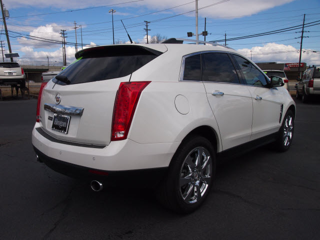 Cadillac SRX 2011 photo 3