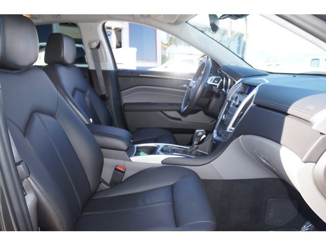 Cadillac SRX 2011 photo 2