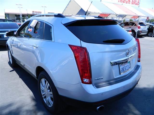 Cadillac SRX 2011 photo 1