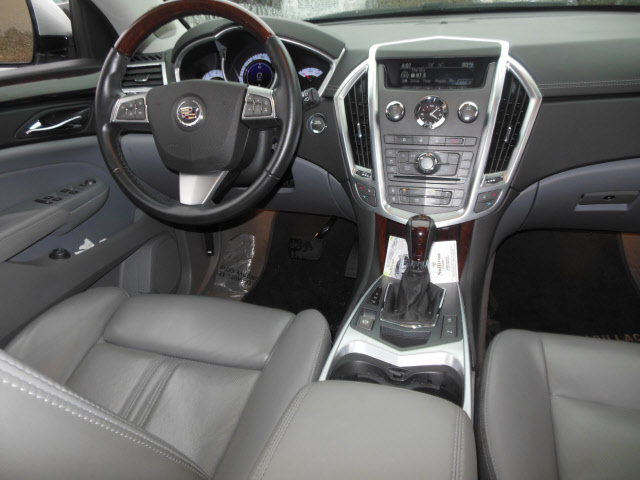 Cadillac SRX 2011 photo 1