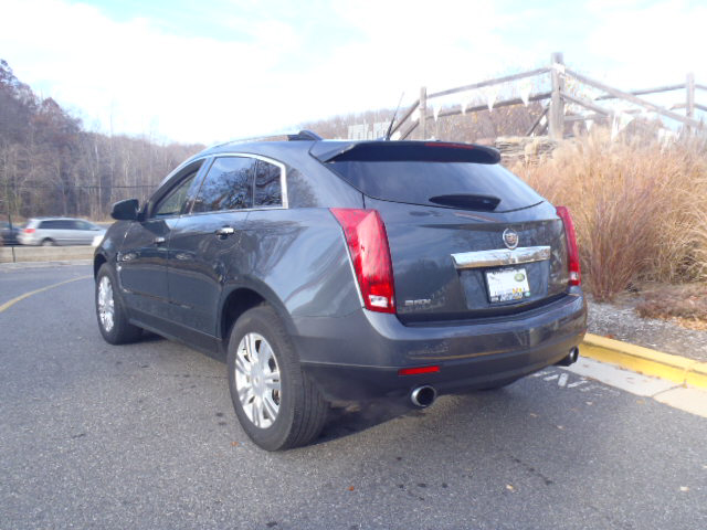 Cadillac SRX 2011 photo 2