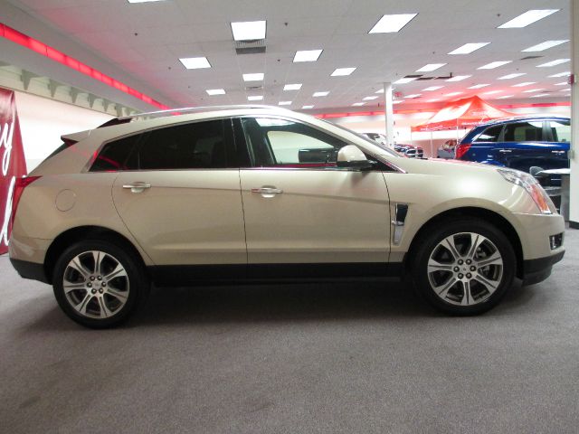 Cadillac SRX 2012 photo 1