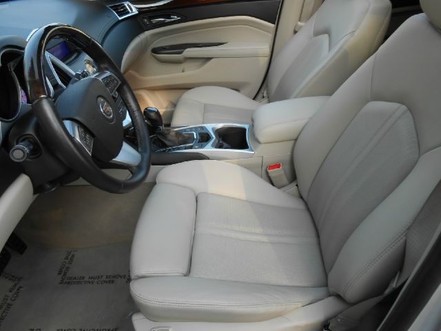 Cadillac SRX 2012 photo 17