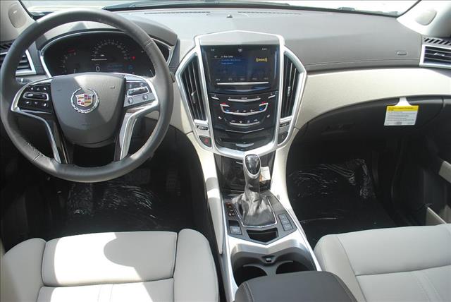 Cadillac SRX 2013 photo 2