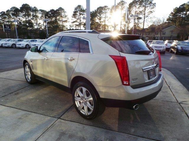 Cadillac SRX 2014 photo 2