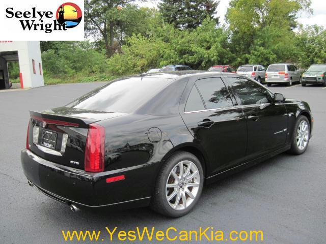 Cadillac STS-V 2006 photo 2