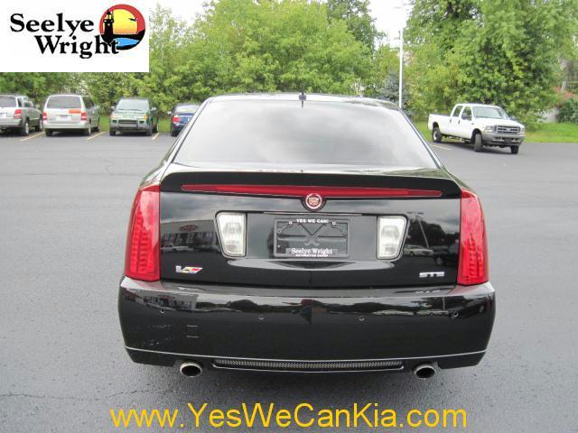 Cadillac STS-V 2006 photo 3