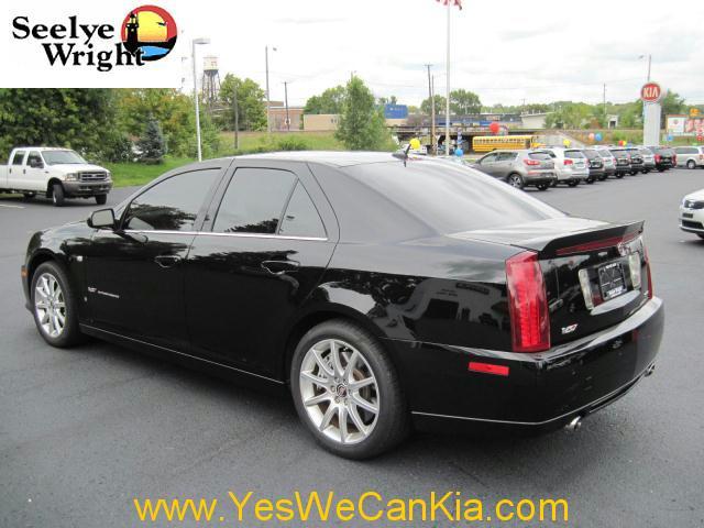 Cadillac STS-V 2006 photo 4