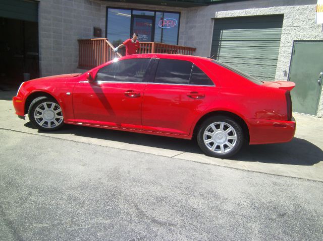 Cadillac STS SE-R Sedan