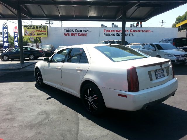 Cadillac STS 2005 photo 2