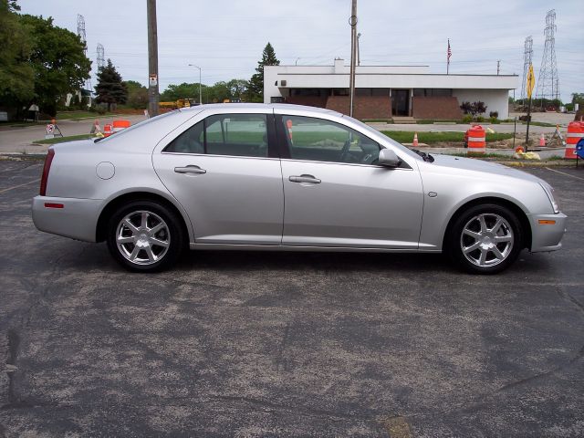 Cadillac STS 2005 photo 2