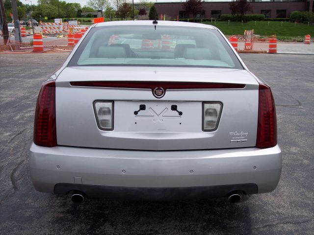 Cadillac STS 2005 photo 9