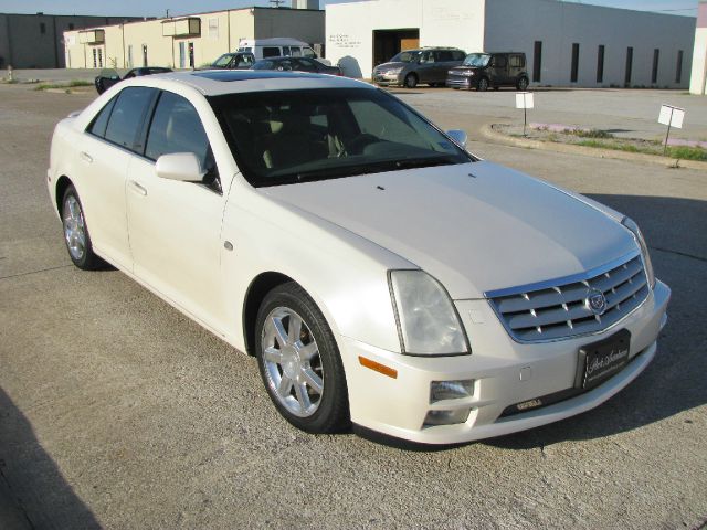 Cadillac STS 2005 photo 2